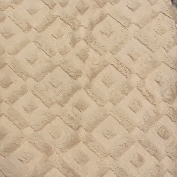 Set of 2 farmhouse textured pillow covers new - Picture 2 of 2